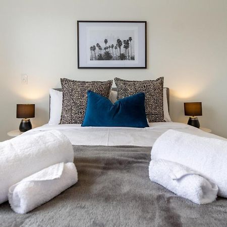 Upper Riccarton Dream - 2 Bed 2 Bath W/Carpark Lejlighed Christchurch Eksteriør billede