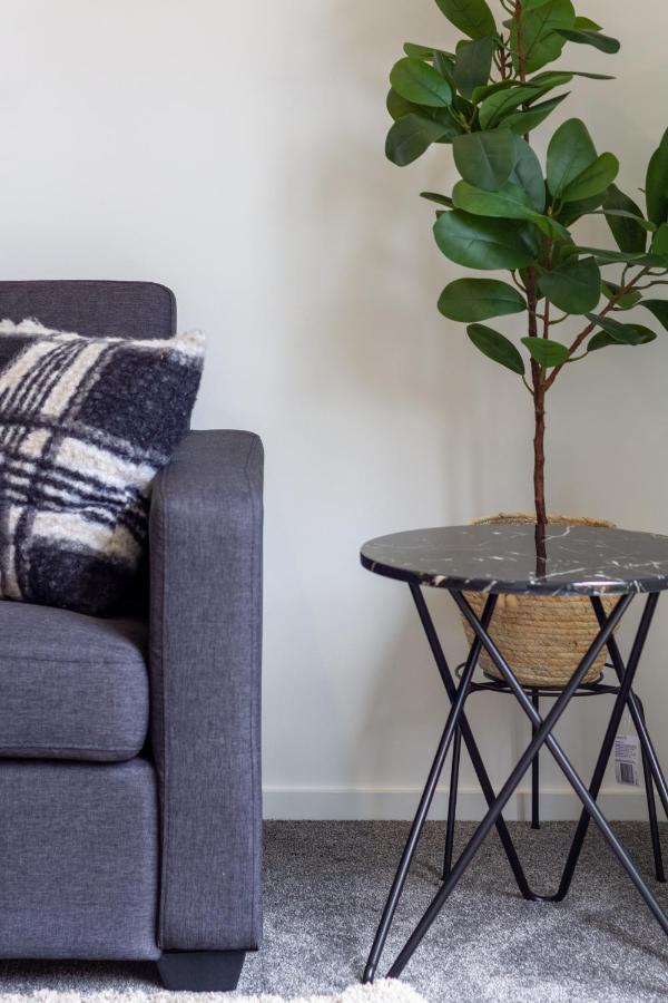Upper Riccarton Dream - 2 Bed 2 Bath W/Carpark Lejlighed Christchurch Eksteriør billede