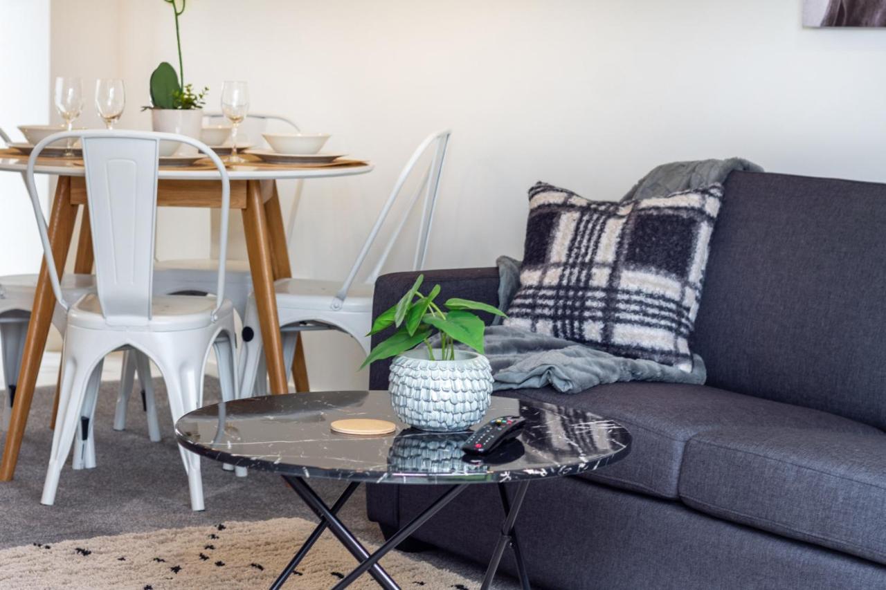 Upper Riccarton Dream - 2 Bed 2 Bath W/Carpark Lejlighed Christchurch Eksteriør billede