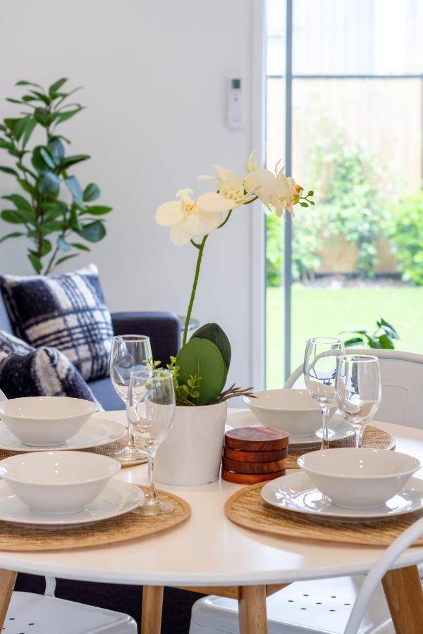 Upper Riccarton Dream - 2 Bed 2 Bath W/Carpark Lejlighed Christchurch Eksteriør billede