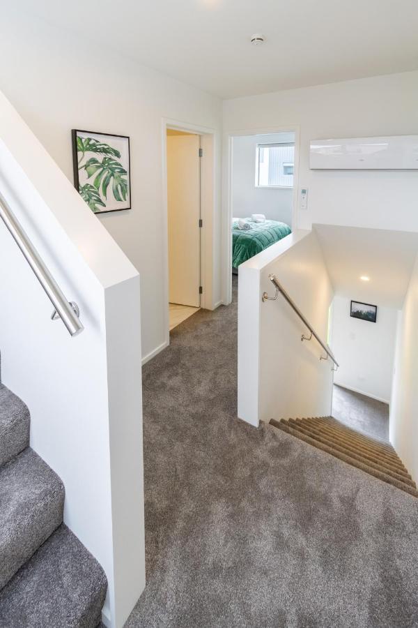 Upper Riccarton Dream - 2 Bed 2 Bath W/Carpark Lejlighed Christchurch Eksteriør billede