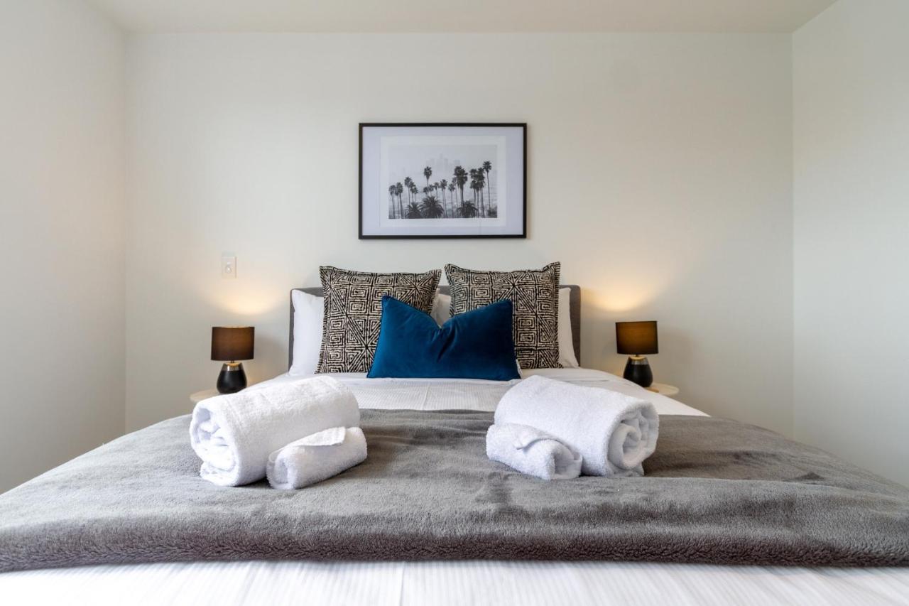 Upper Riccarton Dream - 2 Bed 2 Bath W/Carpark Lejlighed Christchurch Eksteriør billede