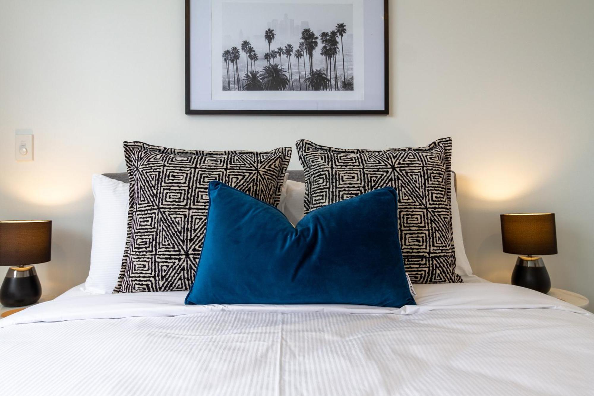 Upper Riccarton Dream - 2 Bed 2 Bath W/Carpark Lejlighed Christchurch Eksteriør billede